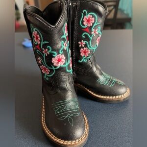 Source Unknown Black and Pink Kids Boots